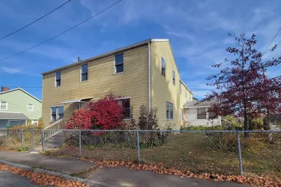 157-59 Pleasant St 1