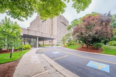 250 Hammond Pond Parkway #609S 1