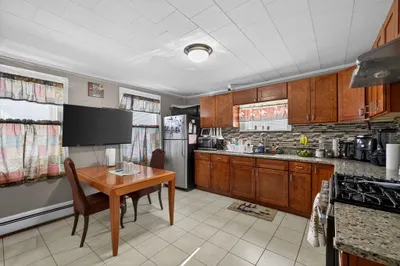 6 Morris St