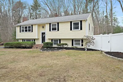 246 Woodland Dr 1