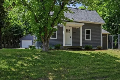 208 N Elm St 1