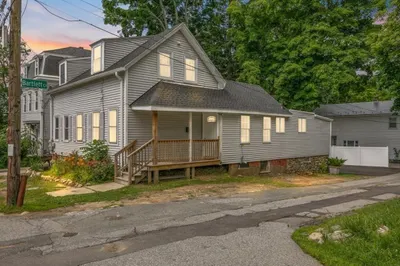14-16 Bartlett Ave #16 1
