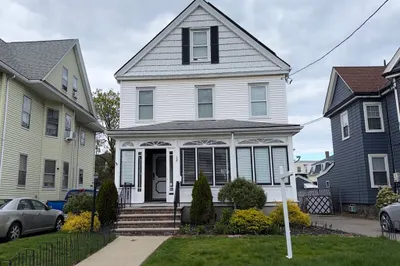 58 Pleasant St 1