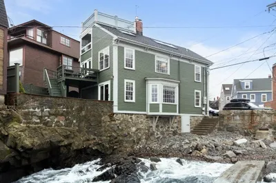 137 Front St 1