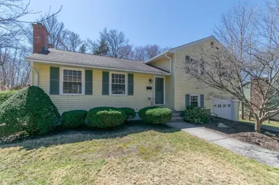 60 Sheffield Ln 1