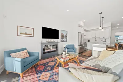 17-31 Charles Park Rd #196 1