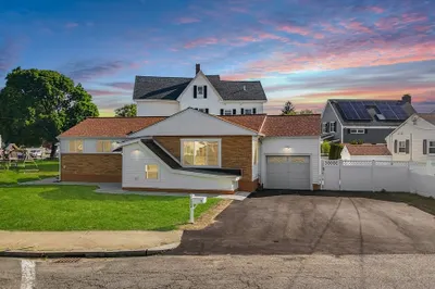 320 Malden St 1