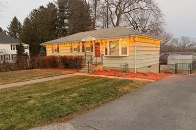 17 Middlesex Ave