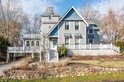 76 Crest Road