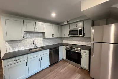 160 Seabury St #27