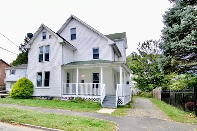 58 Howes St #2