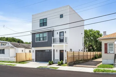 51 Buttonwood Road 1