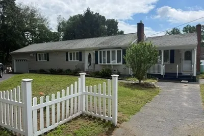93 Golf Ave 1