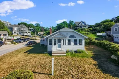 215 Manomet Point Rd
