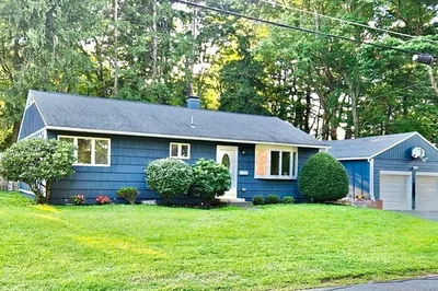 32 Crestwood Dr 1