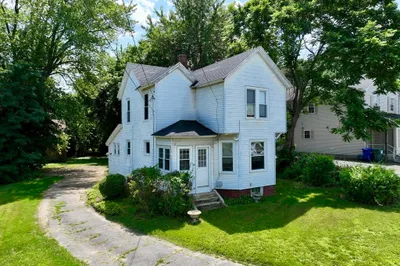 153 Russell Street 1