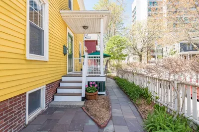 106 Hamilton St #1