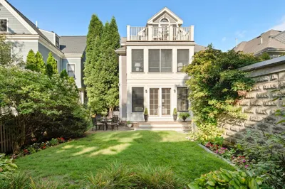25-27 Gray Street #27 1