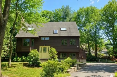 251 Cox St 1