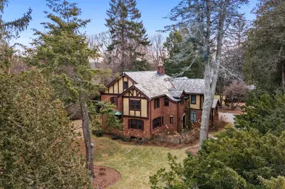 30 Swan Rd 1