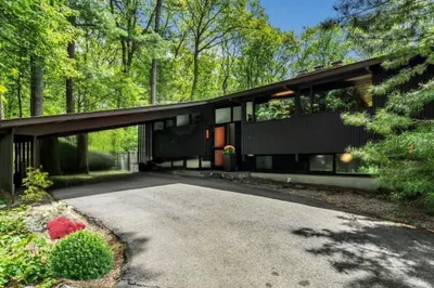 17 Nashoba Rd