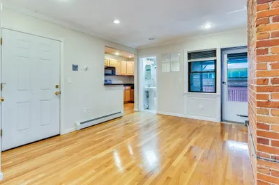 12 Pompeii Street #3