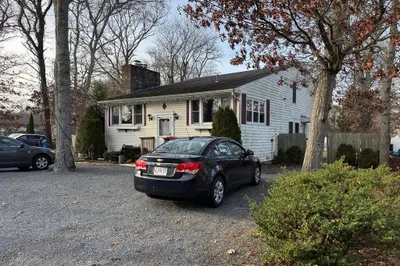 299-301 Winslow Gray Rd 1