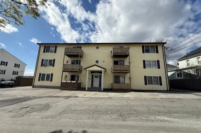 24 Larch St #5 1