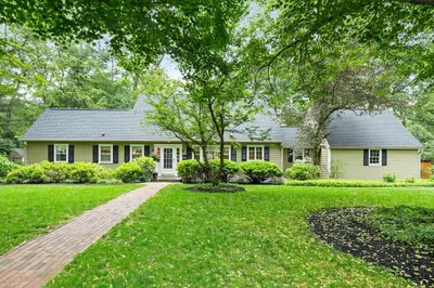 28 Lincoln Drive 1