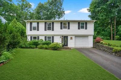 157 Meadow Rd