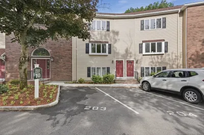 305 Salem St #206 1