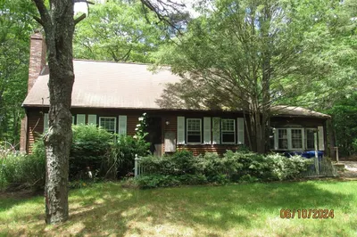 22 Pinehurst Dr