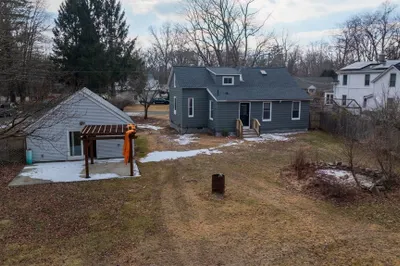 88 Eames Ave