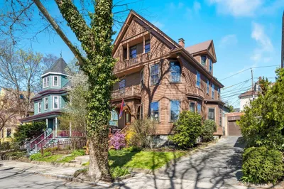 3 Moultrie St 1
