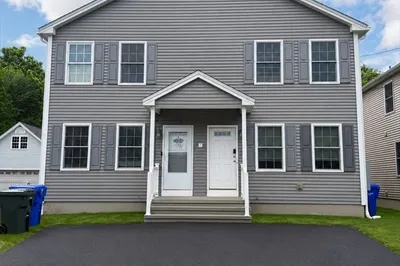 125-127 Laconia Street 1