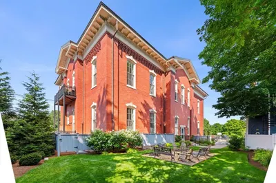151 High St #2B 1