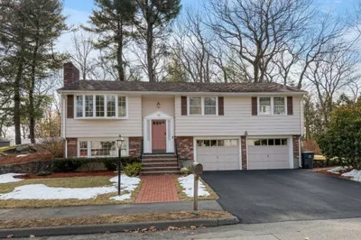 22 Susan Dr