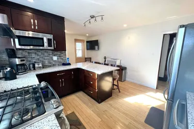 9 Melbourne Ave #2