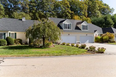 11 Coldspring Dr #B