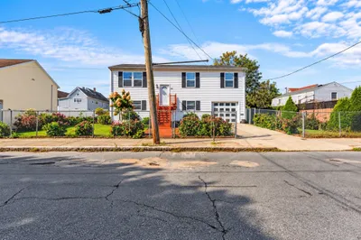 123 Acushnet Ave 1
