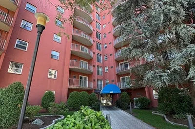 115 W Squantum St #907