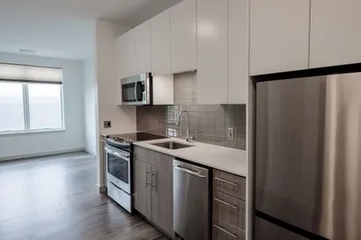 180 Telford St #305