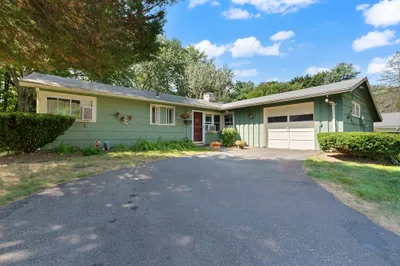 30 Ridgefield Dr 1