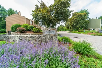 7 Tamarac Dr #F