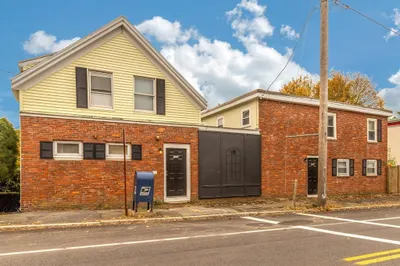 122 Bridge St 1