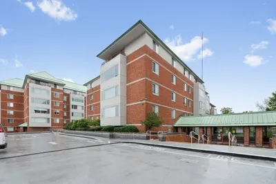 183 Oak Street #405 1