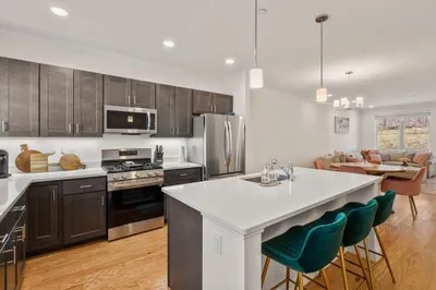 7 E Dexter Ave #4