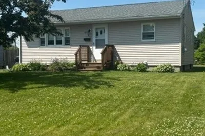 61 Allengate Ave