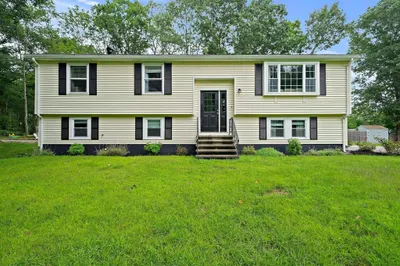 470 Pleasant St 1