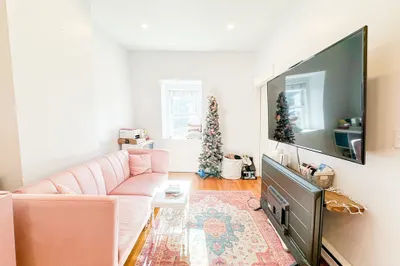 4 Viking St #2 1